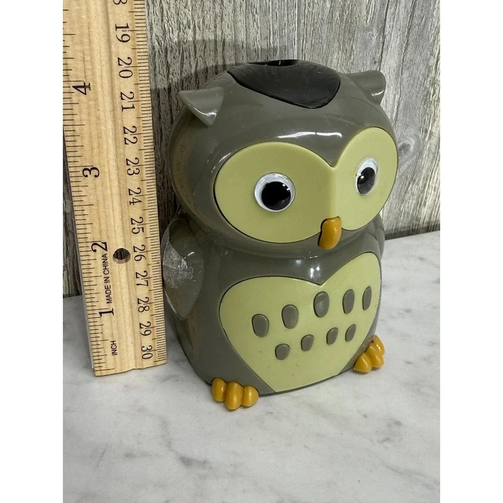 Vintage Style Green Owl Pencil Sharpener Manual Desk Accessory Googly Eyes